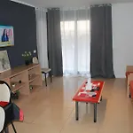 Piso Solymar Trimar 度假居 *